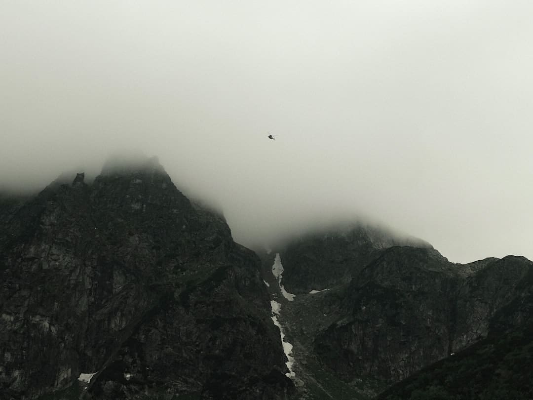 王源新专辑《浪漫星球》《雪崩》上线 甜美浪漫与痛感汹涌的极致磕碰